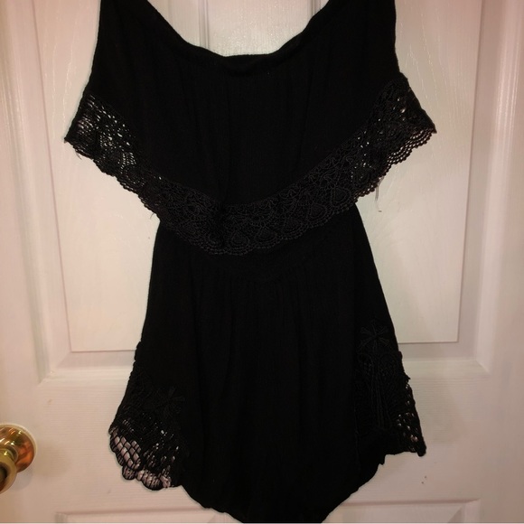 Black,linen,crochet detail romper size s , strapless - Picture 3 of 4